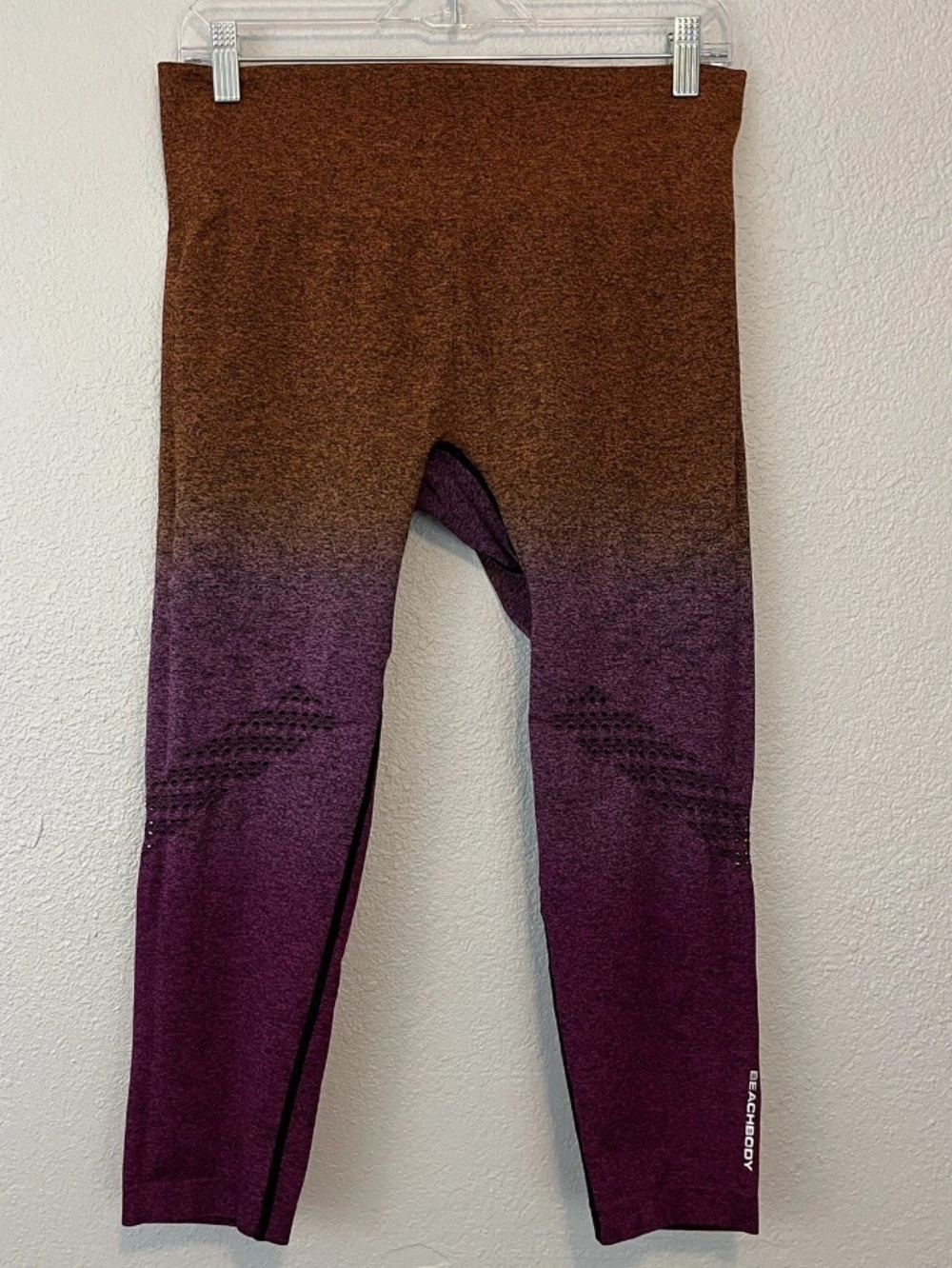 BEACHBODY Ombre High Waist  Laser Cut Cropped Leggings Size Large Orange Purple